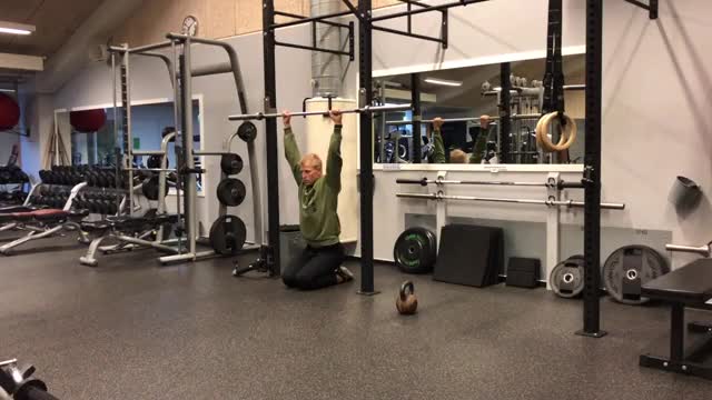 Self-assisted Rear Pull-up | myworkouts.io